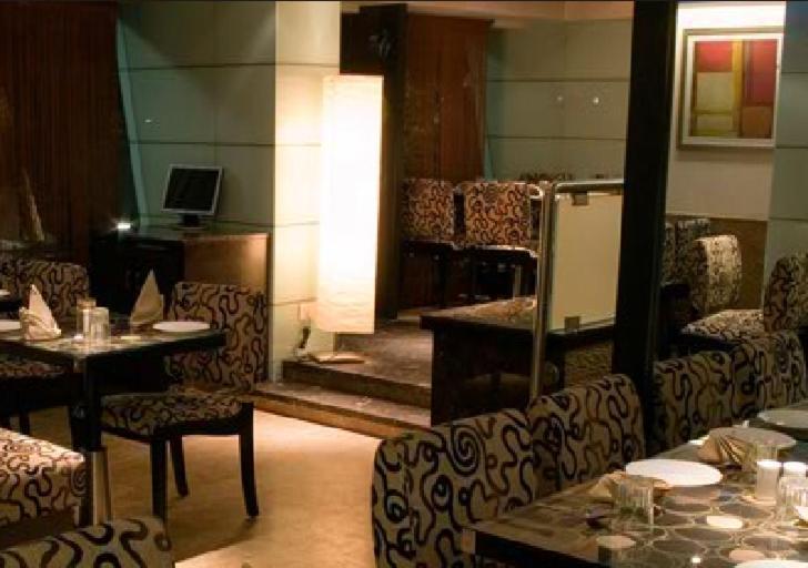 Hotel Sampoorna Mumbai Exteriör bild